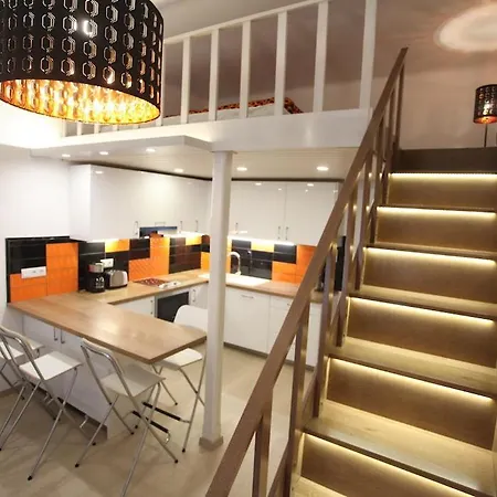 D.five Heroes' Square Expat Family Apartment *